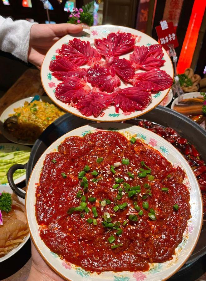 四川火锅的美味秘籍在这里冰球突破豪华版辣得过瘾！