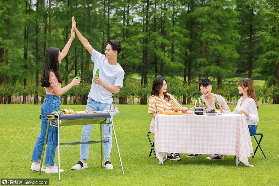 锅烧烤食材产业发展图谱与商业价值重构冰球突破技巧从宅经济到社交餐饮：火(图3)