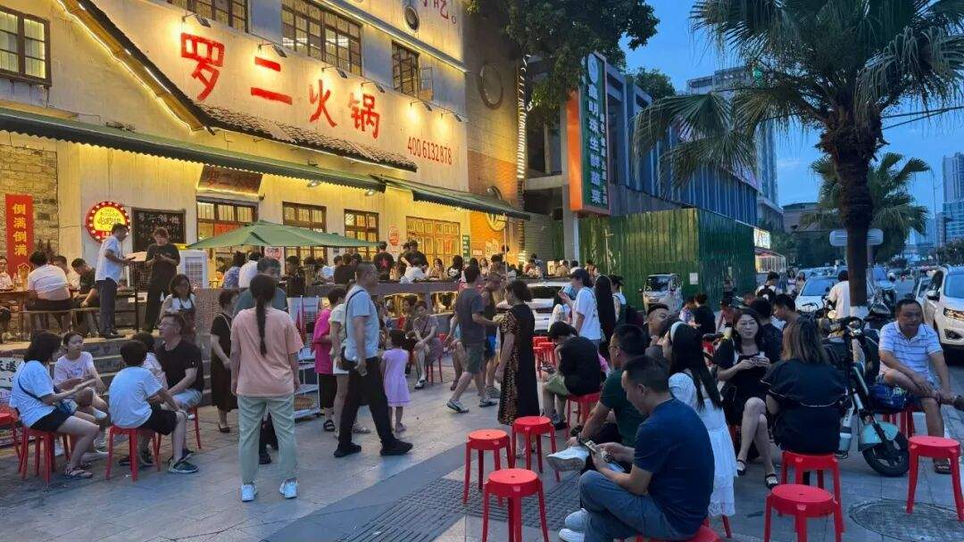 从红海市场里杀出一条“血路”？冰球突破火锅行业大变局！如何(图3)